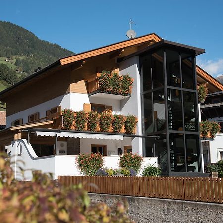 Hotel Garni Gruenau à San Martino In Passiria  Extérieur photo