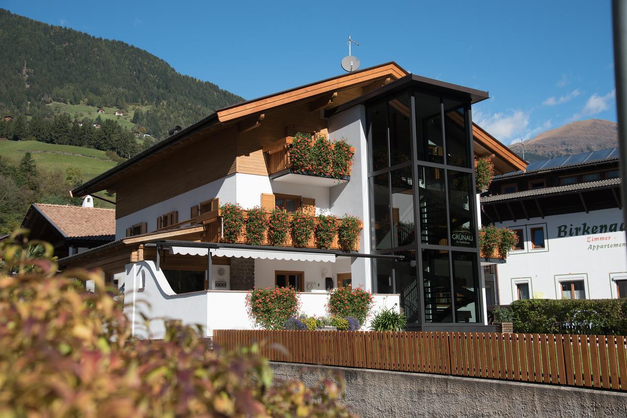 Hotel Garni Gruenau à San Martino In Passiria  Extérieur photo
